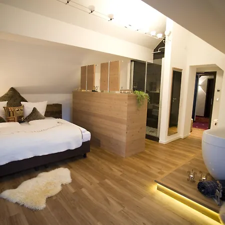 Alpin Lifestyle Loewen & Strauss فندق
