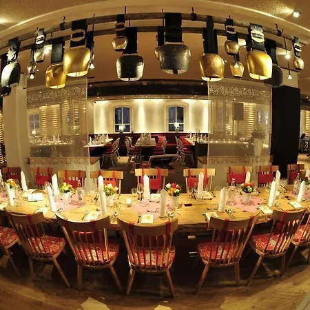 Hotel Alpin Lifestyle Loewen & Strauss 4*