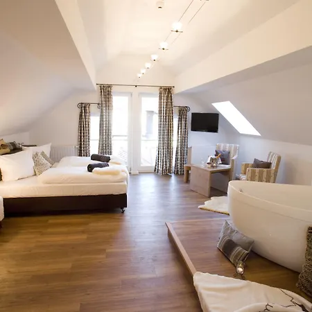 Alpin Lifestyle Loewen & Strauss