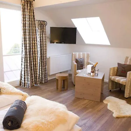 Alpin Lifestyle Lowen & Strauss 4* אוברסטדורף